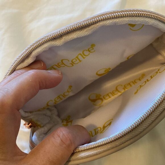 Senegence‎ holographic bag - NWOT - Picture 3 of 5